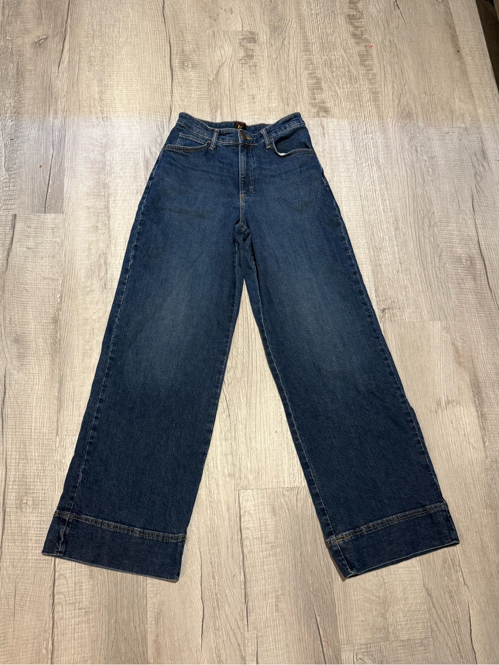 Lee Women's Legendary Wide Leg Jeans Size 6